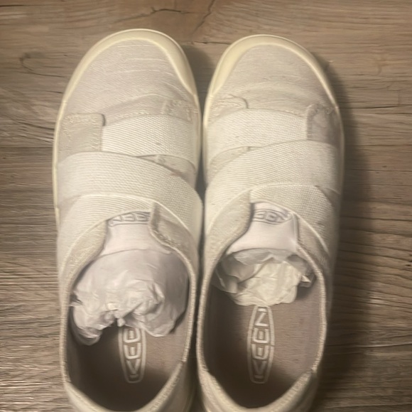 Keen Sneakers
Excellent condition, worn a few times - Picture 2 of 7